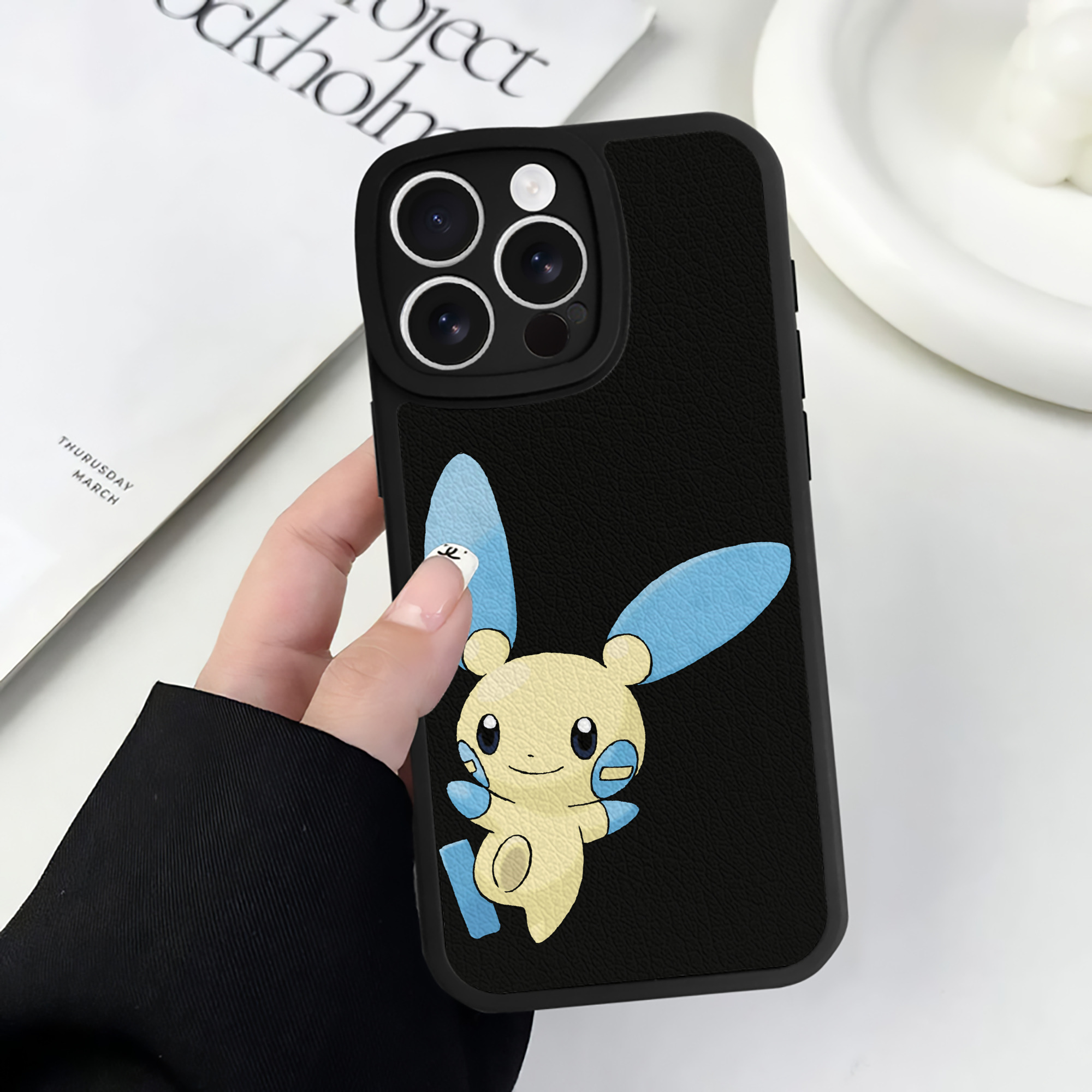 （画像用） ポケットモンスター Pokémon 【iPhone 16シリーズ対応】シリコンスマホケース（レザー調） 材質：シリコン